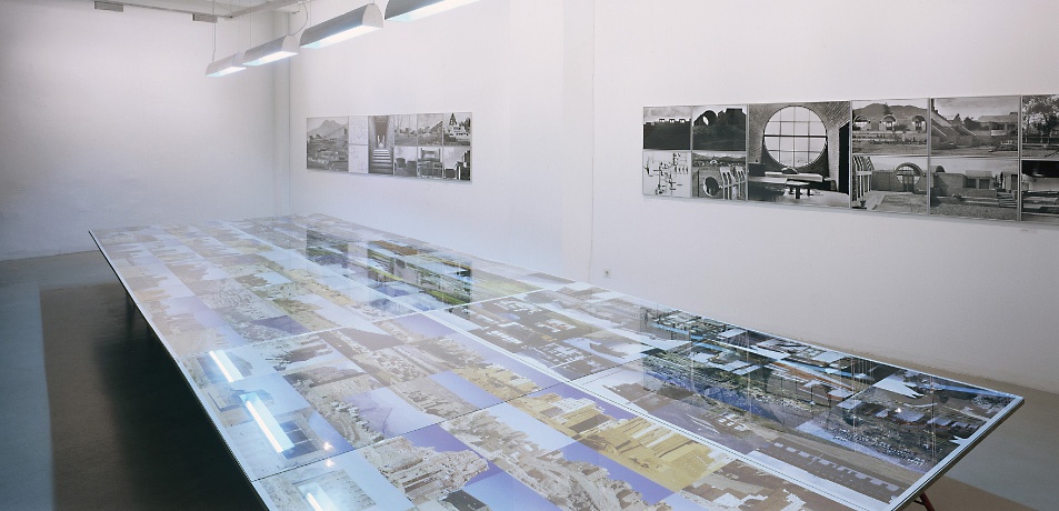 Blick in die Ausstellung im aut