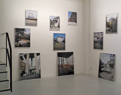 Blick in die Ausstellung im aut – Raum 3: 46 Projekte entlang der Themen Konstruktion, Struktur, Plastizität, Wohnhäuser und Wohnquartiere, Bildnachweis: © Werner Feiersinger