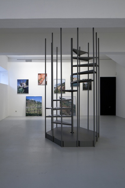 Blick in die Ausstellung "Italomodern" im aut