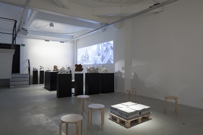 Blick in die Ausstellung "Potenziale 2" im aut