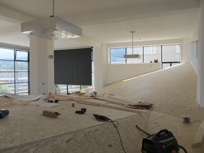 Ausstellungsaufbau - Tag 8: Nach gut einer Woche Arbeit wird die "soziale Landschaft" immer realer.