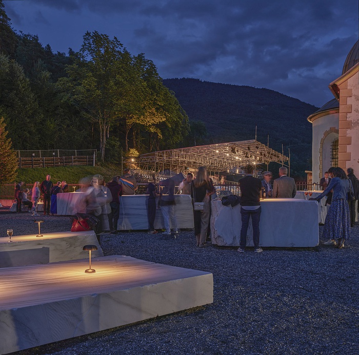 Freiluftfoyer am Birkenberg, Tiroler Volksschauspiele Telfs, 2023