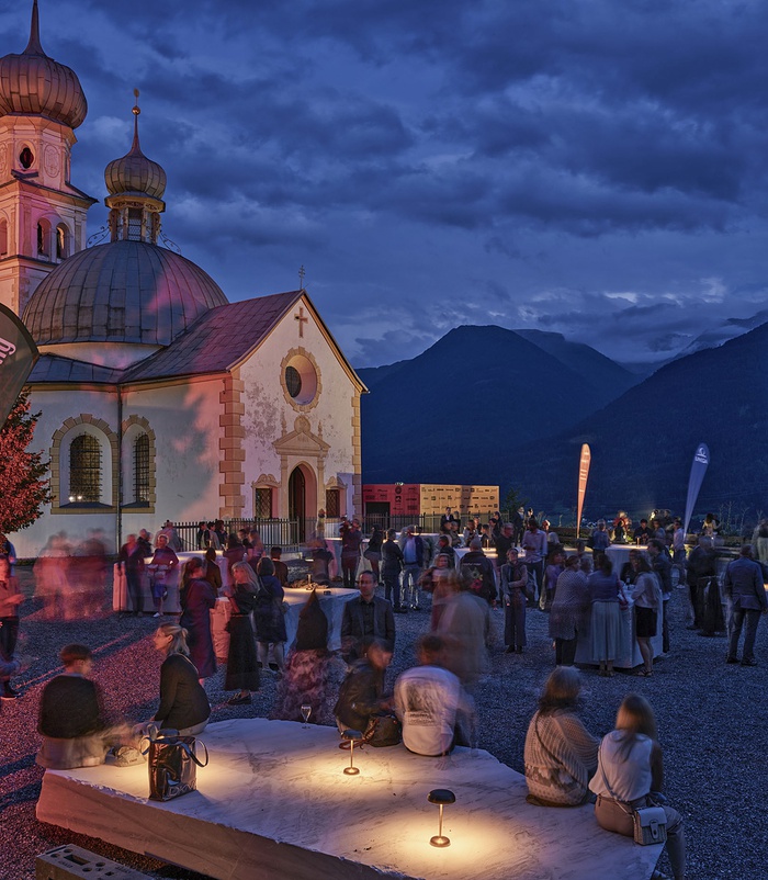 Freiluftfoyer am Birkenberg, Tiroler Volksschauspiele Telfs, 2023