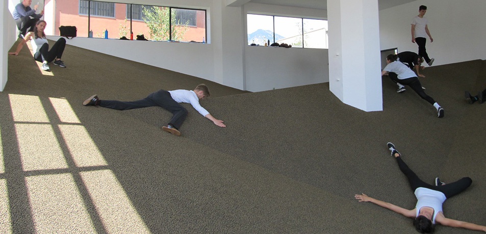 Erste Probe der SchauspielschülerInnen in der "sozialen Landschaft"