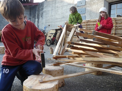 Fotos von Workshops und Exkursionen im Rahmen von "aut: kids"