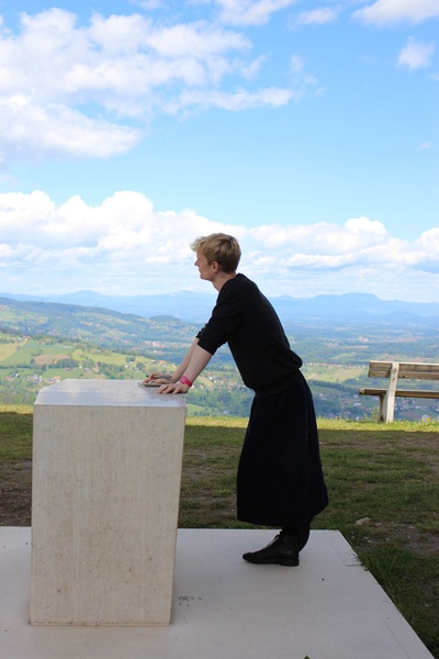 Besichtigung Portalgestaltung Wolfgangikirche, Markus Jeschaunig – Agency in Biosphere
