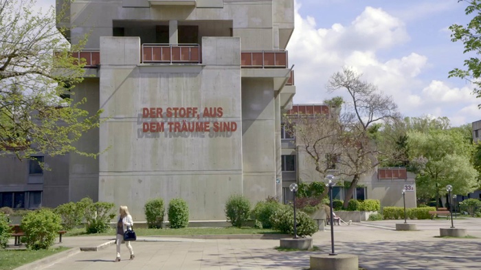Schriftzug, Kunst am Bau: Marco Lulic | Terrassenhaussiedlung, Graz, 1978 | Interessensgemeinschaft | Arch: Werkgruppe Graz