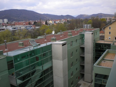 Wohn- und Bürohaus am Schwimmschulkai / INNOCAD