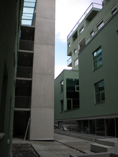 Wohn- und Bürohaus am Schwimmschulkai / INNOCAD