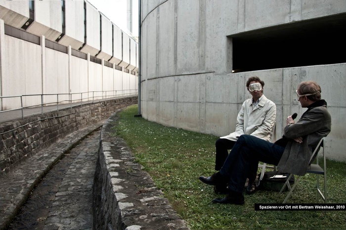 Walking on site - Bertram Weisshaar (G)