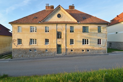 ORTE_Ausstellung_ wertvolles Erbe_Honig-Kolonie Heidenreichstein