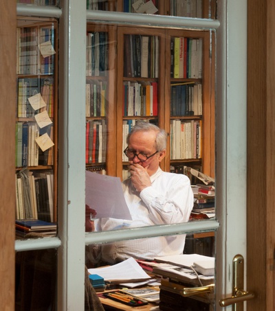 Hermann Czech in seinem Atelier, Wien