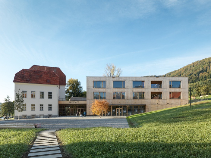 LFS Grottenhof Modernisierung, Graz; Bauherr:in: LIG | Landesimmobiliengesellschaft Steiermark; Architektur: ARGE LFS GROTTENHOF Caspar Wichert Architektur ZT GmbH – OSNAP Open South North Architecture Practice ZT GmbH