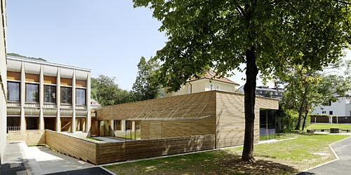 Treffpunkt ist um 11 Uhr beim HDA; Preis: EUR 3,- / für Kinder gratis. Die Führung vor Ort startet um ca. 11.30 Uhr und dauert eine Stunde.