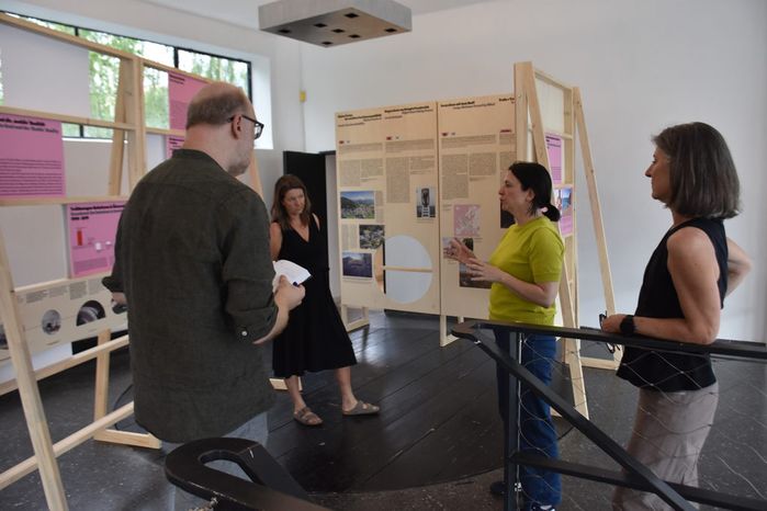 Ausstellung "Über Tourismus"