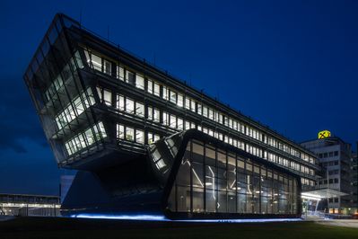 Raiffeisenlandesbank Headquarter in Raaba