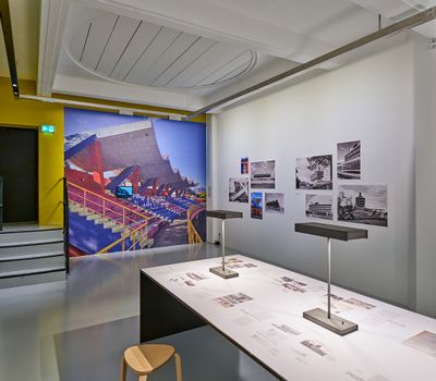 Blick in die Ausstellung "Aufbruch in die Architekturmoderne El Salvadors" im aut