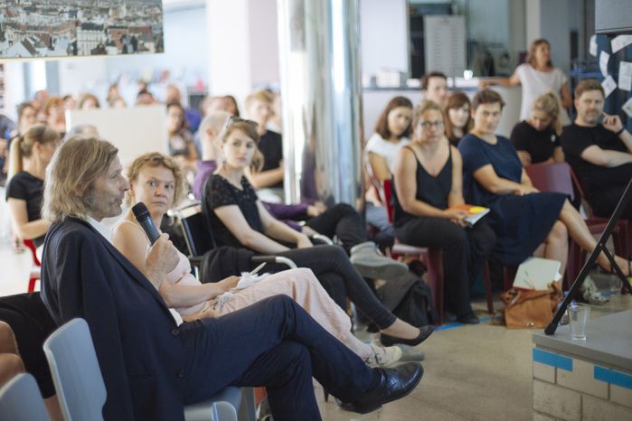 Form Follows...Jack Self Future Architecture 20x20 Präsentationen