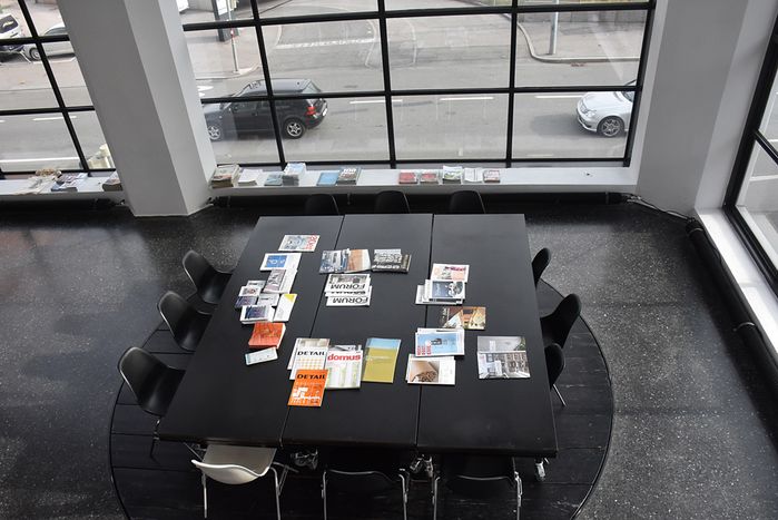 aut: lounge, Zeitschriftentisch