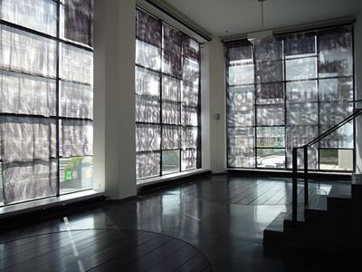 Blick in die Ausstellung im aut, Ruedi Baur: "Überschattung" – der Sonnenschutz, Foto: ruedi baur integral