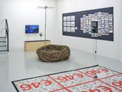 Blick in die Ausstellung im aut – 	Roland Maurmair: Singlhit | Garçonnière