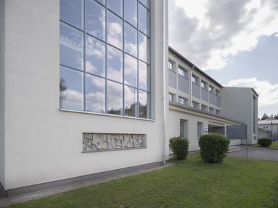 Neue Mittelschule Kapfenberg Schirmitzbühel, Ferdinand Schuster, 1954