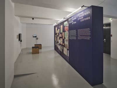 Blick in die Ausstellung "Boden für Alle. Eigennutz oder Gemeinwohl?" im aut