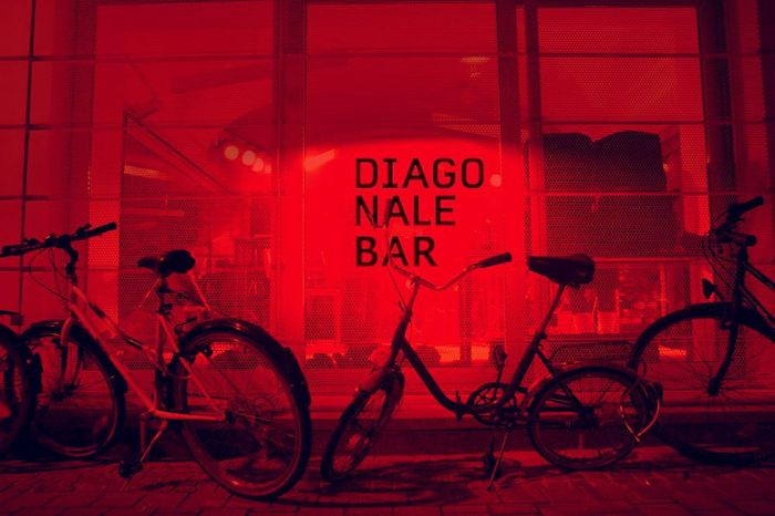 Diagonale Bar